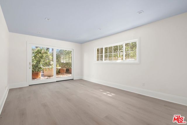 1727 Stone Canyon Road, Los Angeles CA: https://media.crmls.org/mediaz/f8eec325-8170-40ce-8cf8-a2c249239120.jpg