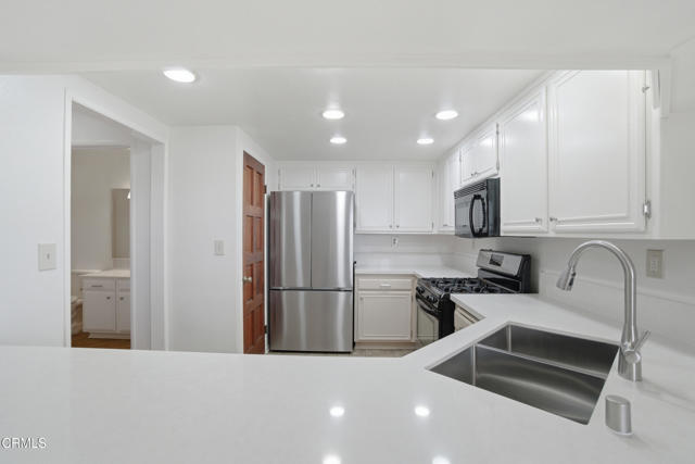 Detail Gallery Image 23 of 51 For 989 Inspiration Way, Ventura,  CA 93001 - 3 Beds | 2/1 Baths