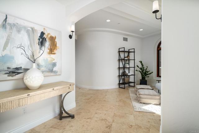 238 Date Ave, Carlsbad CA: https://media.crmls.org/mediaz/f8eef6bd-2e25-44ca-b739-64d0a81aa770.jpg