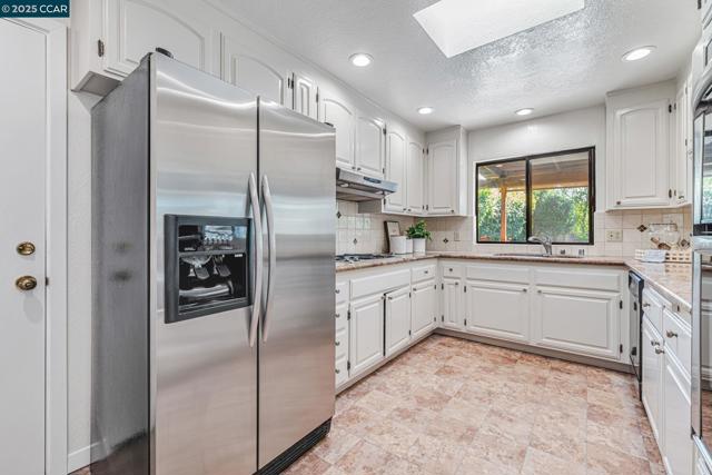 61 Alberta Ter, Walnut Creek CA: https://media.crmls.org/mediaz/f8ef5b97-234c-4163-8d47-141802710ab3.jpg