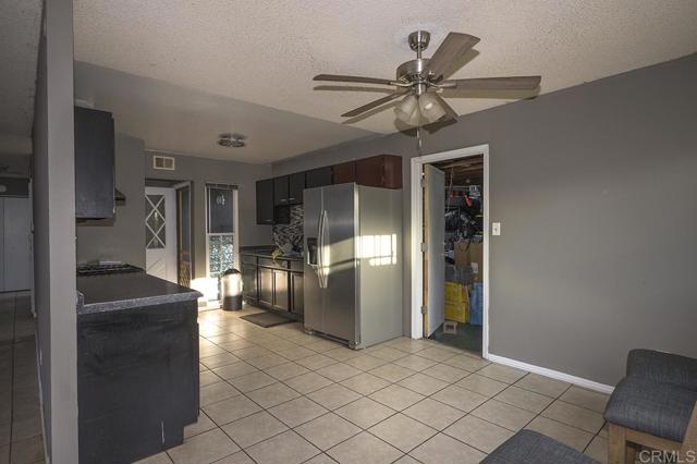 Detail Gallery Image 4 of 15 For 4832 Tacayme Dr, Oceanside,  CA 92057 - 3 Beds | 2 Baths