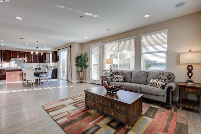 Image 15 of 60 For 2394 Amantea Way