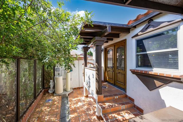 2541 Haller St, San Diego CA: https://media.crmls.org/mediaz/f8f0765e-eddd-45fc-9063-ff478519ebb5.jpg
