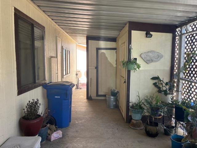 500 N Tully Road, Turlock CA: https://media.crmls.org/mediaz/f8f07923-eb9c-4470-b123-2833d0a3c9fa.jpg