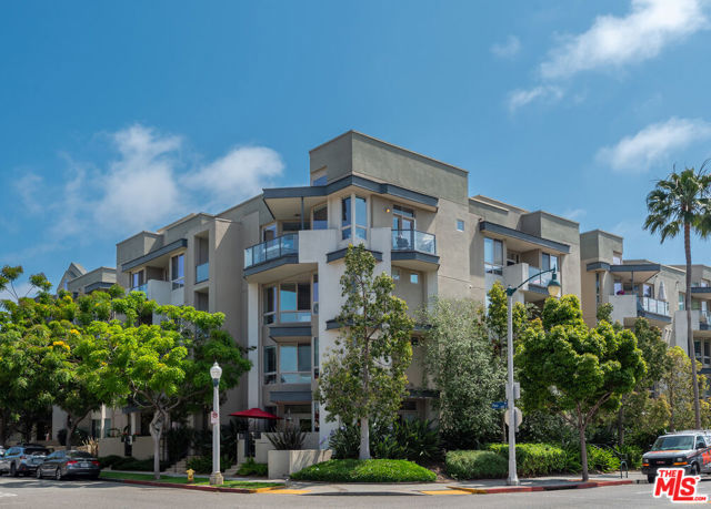 13044 Pacific, Playa Vista CA: https://media.crmls.org/mediaz/f8f0cfa9-976a-4368-8a8d-dafb0bb304ac.jpg
