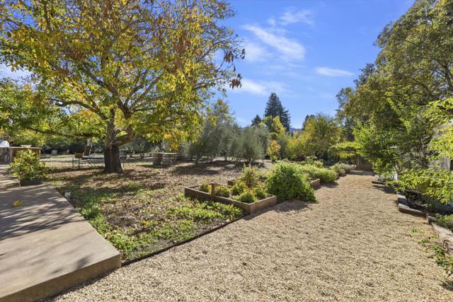 2551 Grant Street, Calistoga CA: https://media.crmls.org/mediaz/f8f0dcf8-1188-43eb-9c6c-ef8c329be33f.jpg