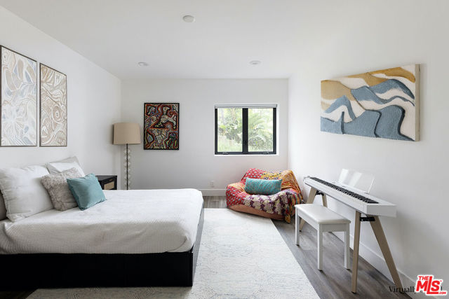 28902 Verde Mesa Lane, Malibu CA: https://media.crmls.org/mediaz/f8f0e934-6eaf-4705-9628-4d3a91b6d6ab.jpg