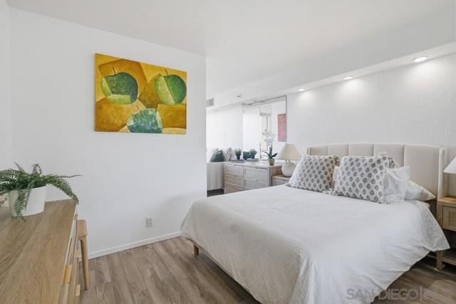 1820 Avenida Del Mundo, Coronado CA: https://media.crmls.org/mediaz/f8f1d78d-63b5-41f0-a07b-2ff8abe3d199.jpg