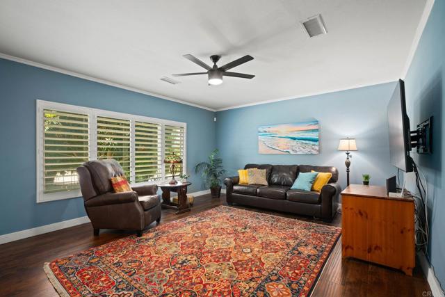 620 Sunset Drive, Vista CA: https://media.crmls.org/mediaz/f8f2f43d-040b-462c-bc0b-68130db71625.jpg