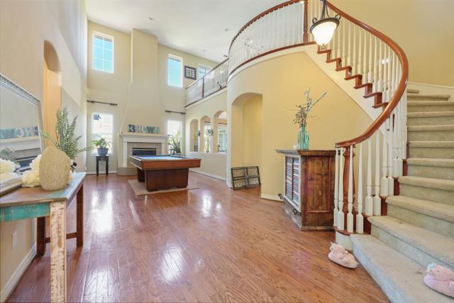 Detail Gallery Image 3 of 34 For 8368 Entreken Way, San Diego,  CA 92129 - 4 Beds | 4 Baths