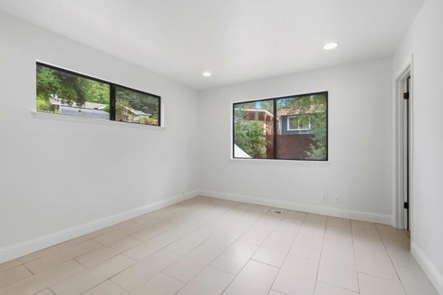 21564 Mary Alice Way, Los Gatos CA: https://media.crmls.org/mediaz/f8f3d784-d1d8-4da3-9460-d24cc23a40c4.jpg