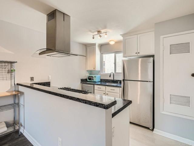 Image 3 of 12 For 2040 Robinson Avenue B