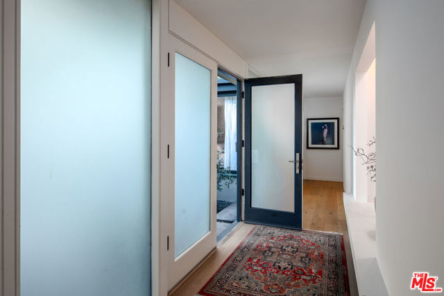 1280 Glen Oaks Boulevard, Pasadena CA: https://media.crmls.org/mediaz/f8f4794b-5140-4784-b0e5-7c7f6023584c.jpg