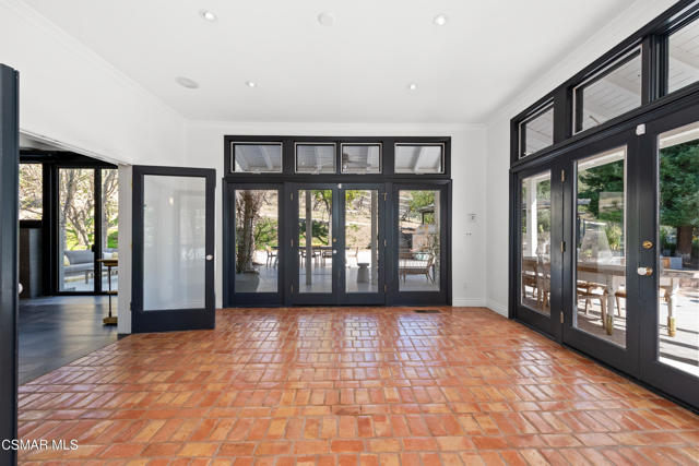 6144 1/4 Chesebro Road, Agoura Hills CA: https://media.crmls.org/mediaz/f8f4d8e7-4217-4562-81ad-95833ce767a8.jpg