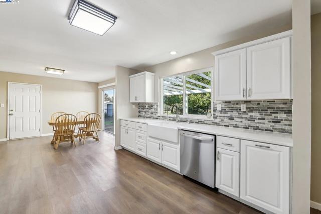 4807 Live Oak Ave, Oakley CA: https://media.crmls.org/mediaz/f8f590ca-47ab-4f7b-8d61-ea116a87fe19.jpg