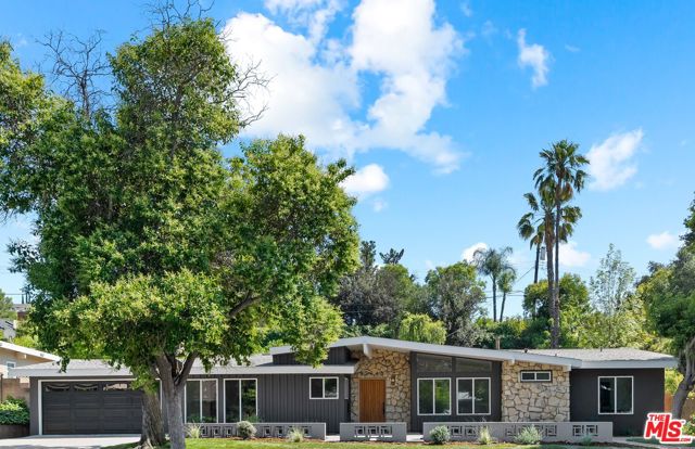 22946 Brenford Street, Woodland Hills CA: https://media.crmls.org/mediaz/f8f6386d-e026-4a98-8bbf-22a23b11b98c.jpg
