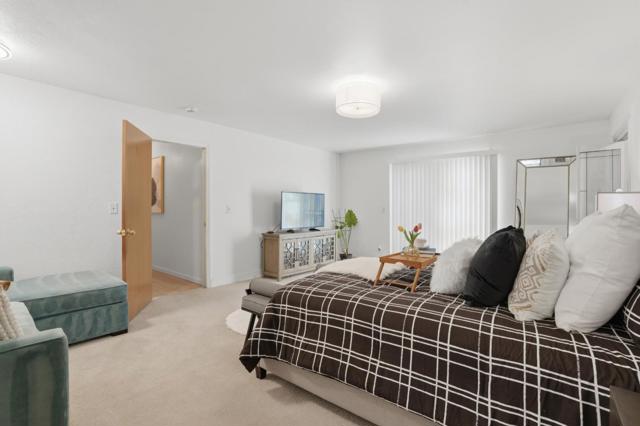 828 Weeks Street, East Palo Alto CA: https://media.crmls.org/mediaz/f8f6d097-7d05-4709-9bbe-529b250491ac.jpg