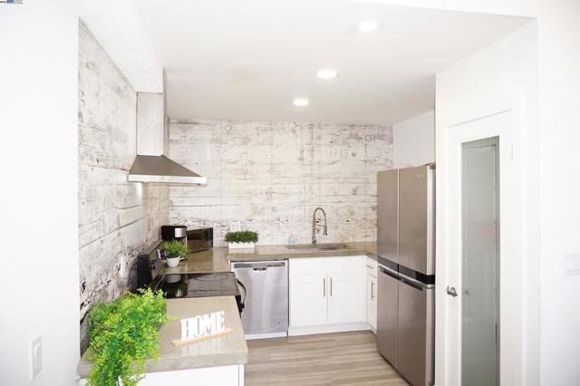 156 Briarwood Dr, Hayward CA: https://media.crmls.org/mediaz/f8f6d213-e450-4b63-965a-f0fd6af13e7f.jpg