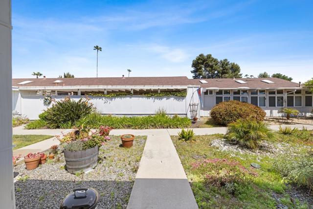 3685 Vista Campana N, Oceanside CA: https://media.crmls.org/mediaz/f8f7cce0-a19f-4a43-8625-f1e31e8b47ff.jpg