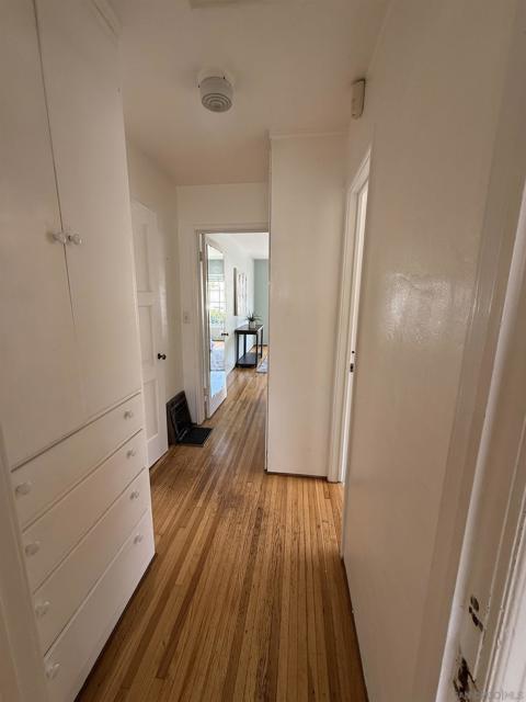 1205 Park Row, La Jolla CA: https://media.crmls.org/mediaz/f8f82ab2-6b57-4506-b706-e7db63607caa.jpg