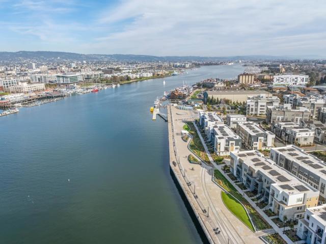 2815 Crusader, Alameda CA: https://media.crmls.org/mediaz/f8f8c0de-afbc-4eec-9c1f-cc814e2a0905.jpg