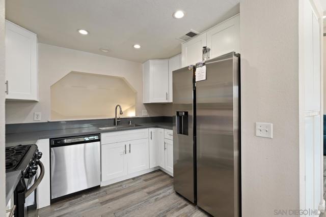 12020 Calle De Medio, El Cajon CA: https://media.crmls.org/mediaz/f8f9313c-df9f-46ad-a3d5-1fd06df0e4b0.jpg