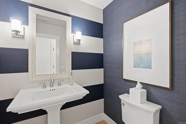 Detail Gallery Image 11 of 54 For 1820 Coast Bld, Del Mar,  CA 92014 - 4 Beds | 3/1 Baths