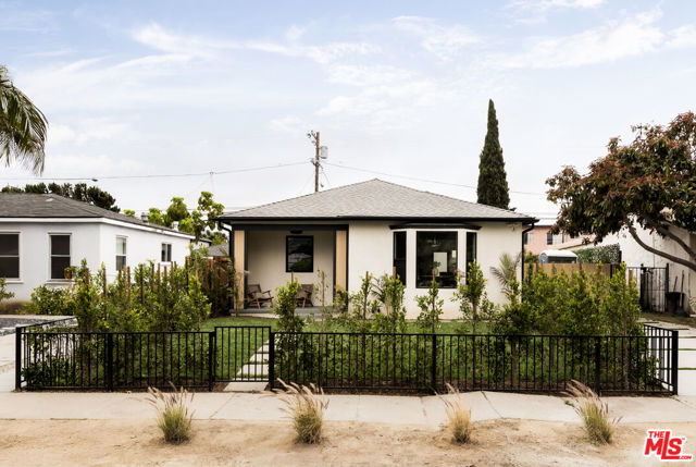 11840 Juniette Street, Culver City CA: https://media.crmls.org/mediaz/f8fab7c9-8e8b-4a24-8393-f3e5e7a048a1.jpg