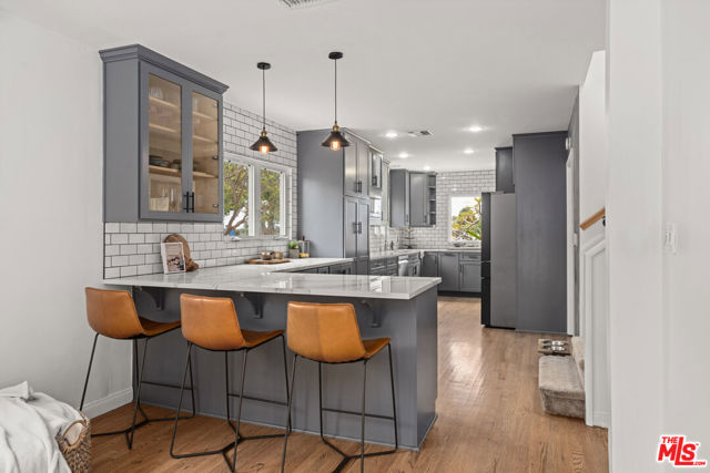 8044 Cowan Avenue, Los Angeles CA: https://media.crmls.org/mediaz/f8face89-4de6-4855-8fcb-806aa7c95799.jpg