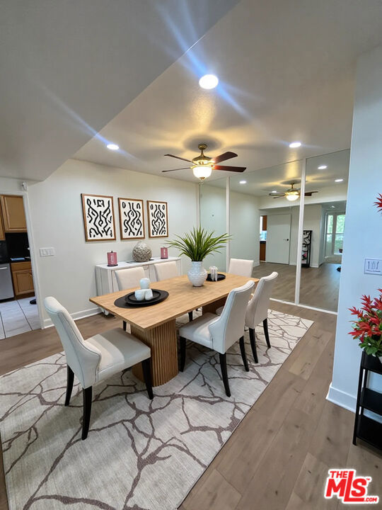 1531 Camden Avenue, Los Angeles CA: https://media.crmls.org/mediaz/f8faddb8-3a92-493a-9aa1-f31eec425529.jpg