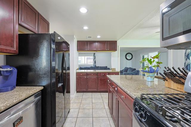 Image 5 of 27 For 7907 Longdale