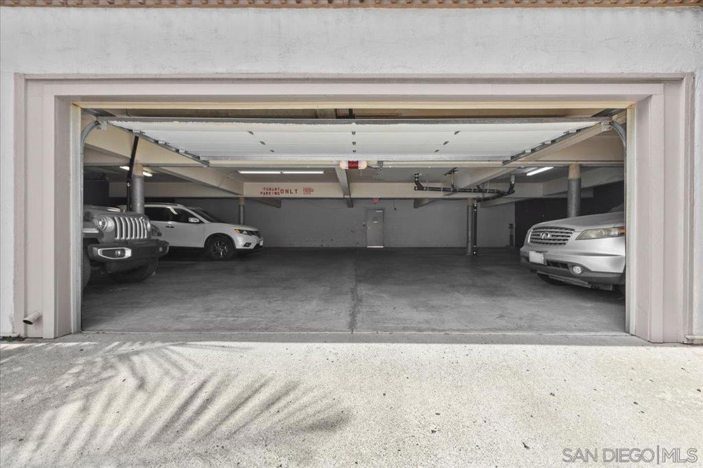 https://media.crmls.org/mediaz/f8fb245f-58a4-4154-9c05-62eef341b894.jpg?preset=X-Large