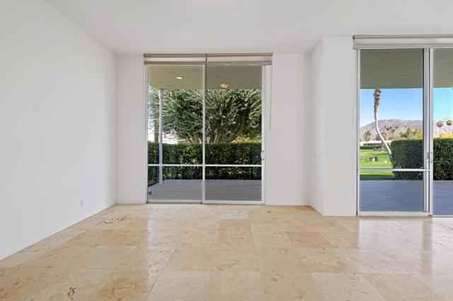 46640 Amir Drive, Palm Desert CA: https://media.crmls.org/mediaz/f8fb7b10-bf8d-4147-8c28-55ac74c8e6ef.jpg
