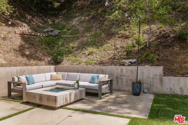 874 N Norman Place, Los Angeles CA: https://media.crmls.org/mediaz/f8fbe75a-958a-4363-8912-5854c425fa33.jpg