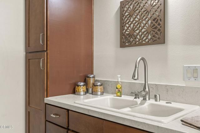 Image 10 of 57 For 9417 Petit Court