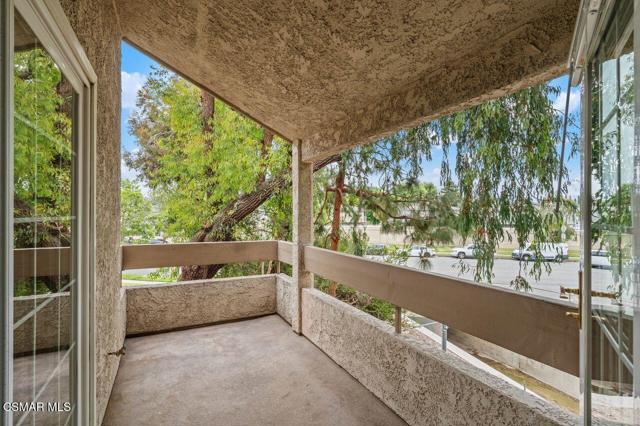 3390 Darby Street, Simi Valley CA: https://media.crmls.org/mediaz/f8fcdda0-2e26-4357-98a4-62efea29eb71.jpg