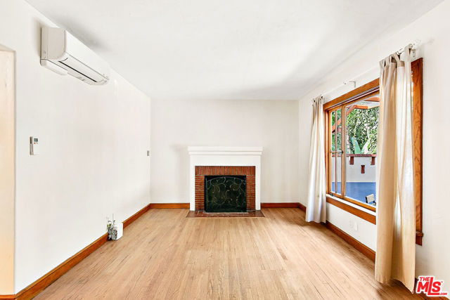 4171 Kraft Avenue, Studio City CA: https://media.crmls.org/mediaz/f8fdc51b-da44-4866-9ec2-4d8814c8455d.jpg