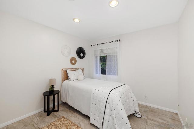 10325 Caminito Cuervo, San Diego CA: https://media.crmls.org/mediaz/f8fded24-bb12-41f9-b198-3f85d52de532.jpg