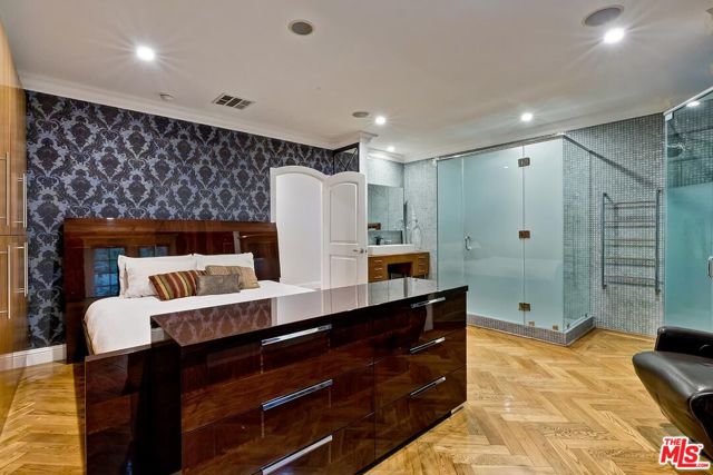 Drew Fenton | 725 N Faring Road Los Angeles CA | MLS: 7656668