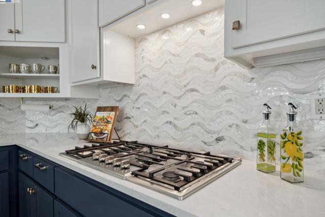 418 Golf Ct, Walnut Creek CA: https://media.crmls.org/mediaz/f8feb8a3-fdd6-454d-8abc-4b47bcfabc1d.jpg