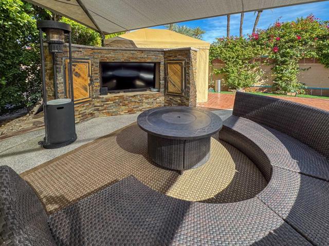 80394 Ave 48, Indio CA: https://media.crmls.org/mediaz/f8feb9dd-e55d-4151-9287-2cb99ff36869.jpg