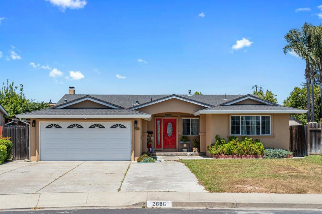 2686 Ascot Way