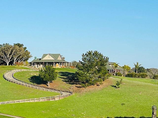 8380 Monterra Views, Monterey CA: https://media.crmls.org/mediaz/f900ae63-2b5e-4df8-b9eb-b816ca659d33.jpg