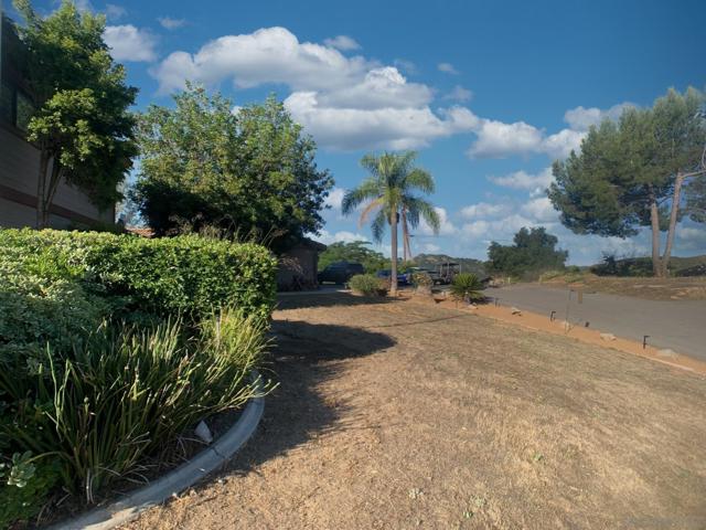 27332 Cool Water Ranch RD, Valley Center CA: https://media.crmls.org/mediaz/f9014311-6653-4fc2-bbab-a473885f3552.jpg