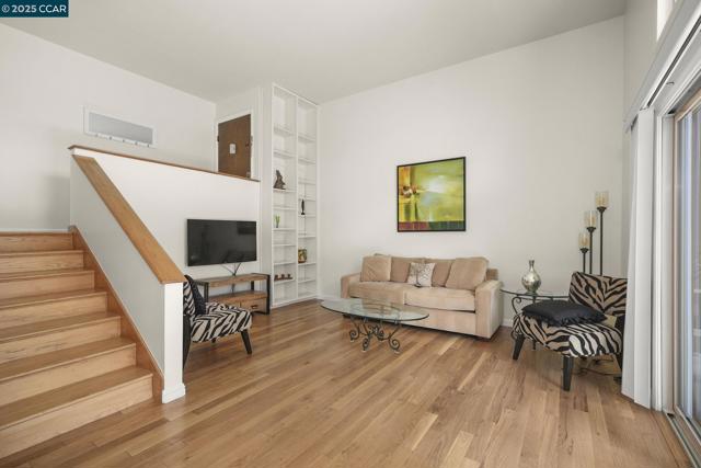 2059 Ascot Dr., Moraga CA: https://media.crmls.org/mediaz/f9014caa-b630-403b-b4d4-508d07d2930a.jpg