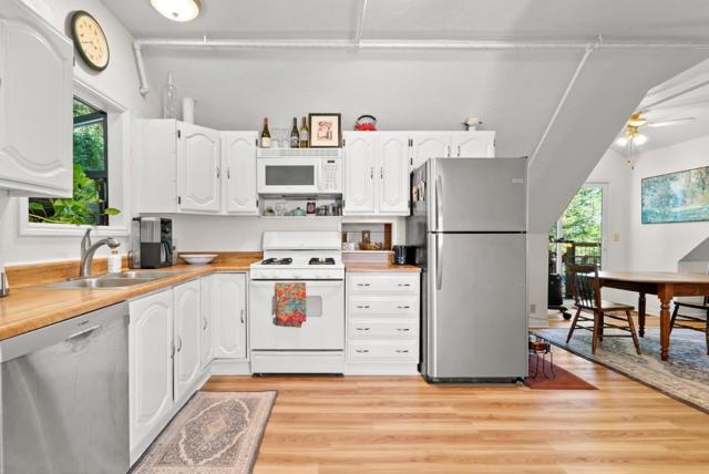 7919 Empire Grade, Santa Cruz CA: https://media.crmls.org/mediaz/f9014d5e-41c6-4102-844c-cfae27326256.jpg