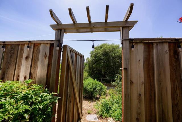 141 Navigator Drive, Scotts Valley CA: https://media.crmls.org/mediaz/f901a4d0-b058-4306-ae88-ecea6e45f7ff.jpg