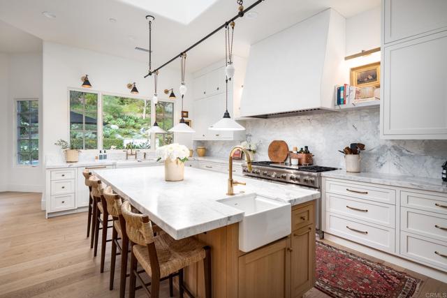 15807 Puerta Del Sol, Rancho Santa Fe CA: https://media.crmls.org/mediaz/f90215a5-82e3-4326-98e7-9b15922f2618.jpg