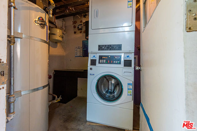 1534 S Shenandoah Street, Los Angeles CA: https://media.crmls.org/mediaz/f9022ea6-de07-4a52-a534-bf0aa6509443.jpg