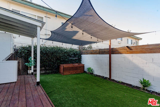 4307 Burns Avenue, Los Angeles CA: https://media.crmls.org/mediaz/f902ba15-0915-4178-86e1-ebff82cb78ac.jpg